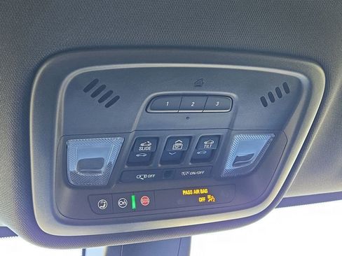 Used 2023 Chevrolet Traverse Premier w/ Redline Edition image 31