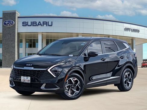 Used 2024 Kia Sportage LX FWD image 1