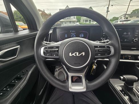 Used 2023 Kia Sportage LX AWD/4WD image 7