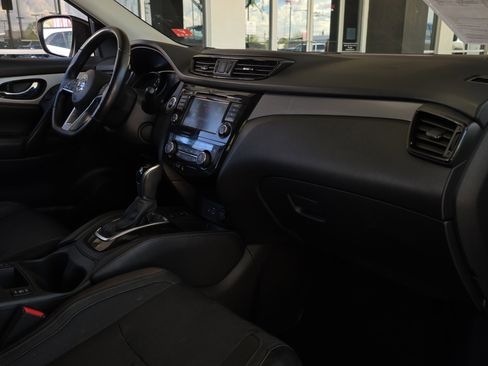 Used 2020 Nissan Rogue Sport SL image 22