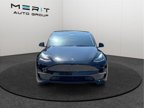 Used 2023 Tesla Model Y Long Range AWD/4WD image 3