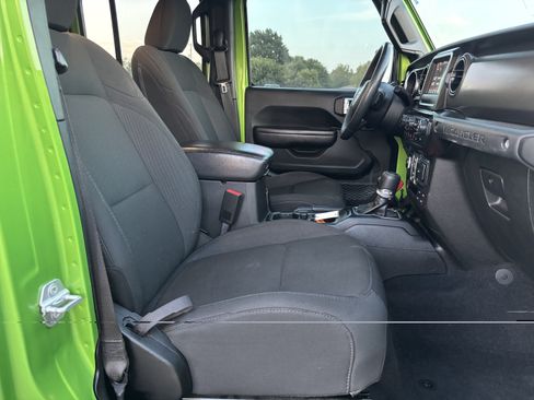 Used 2019 Jeep Wrangler Unlimited Sport S AWD/4WD image 26