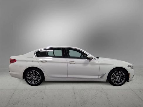 Used 2020 BMW 530i xDrive w/ Convenience Package image 9