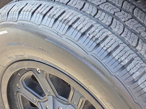 Used 2015 Chevrolet Colorado W/T image 9