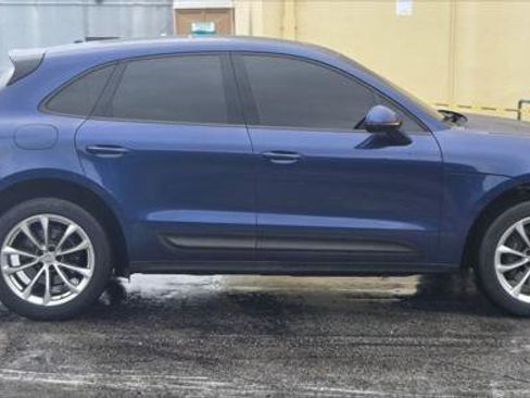 Used 2022 Porsche Macan w/ Premium Package Plus image 8