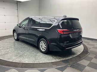 Used 2024 Chrysler Pacifica Touring-L video 2