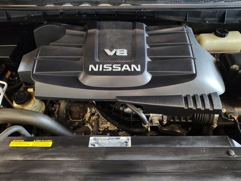 Used 2019 Nissan Titan SL RWD image 30