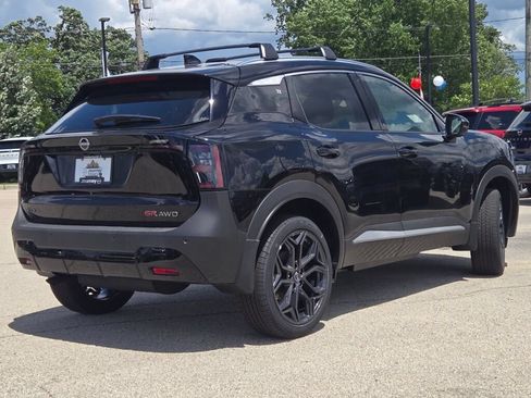 Used 2026 Nissan Kicks SR AWD/4WD image 10