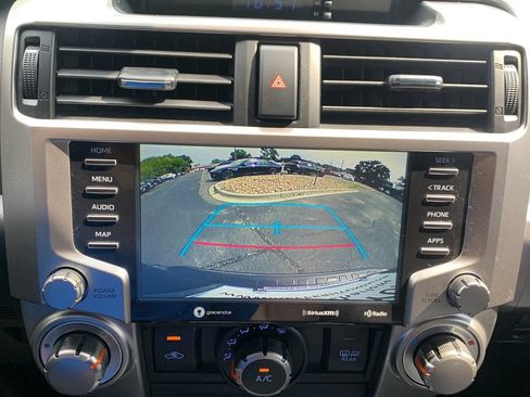 Used 2022 Toyota 4Runner SR5 Premium w/ Moonroof Package AWD/4WD image 27