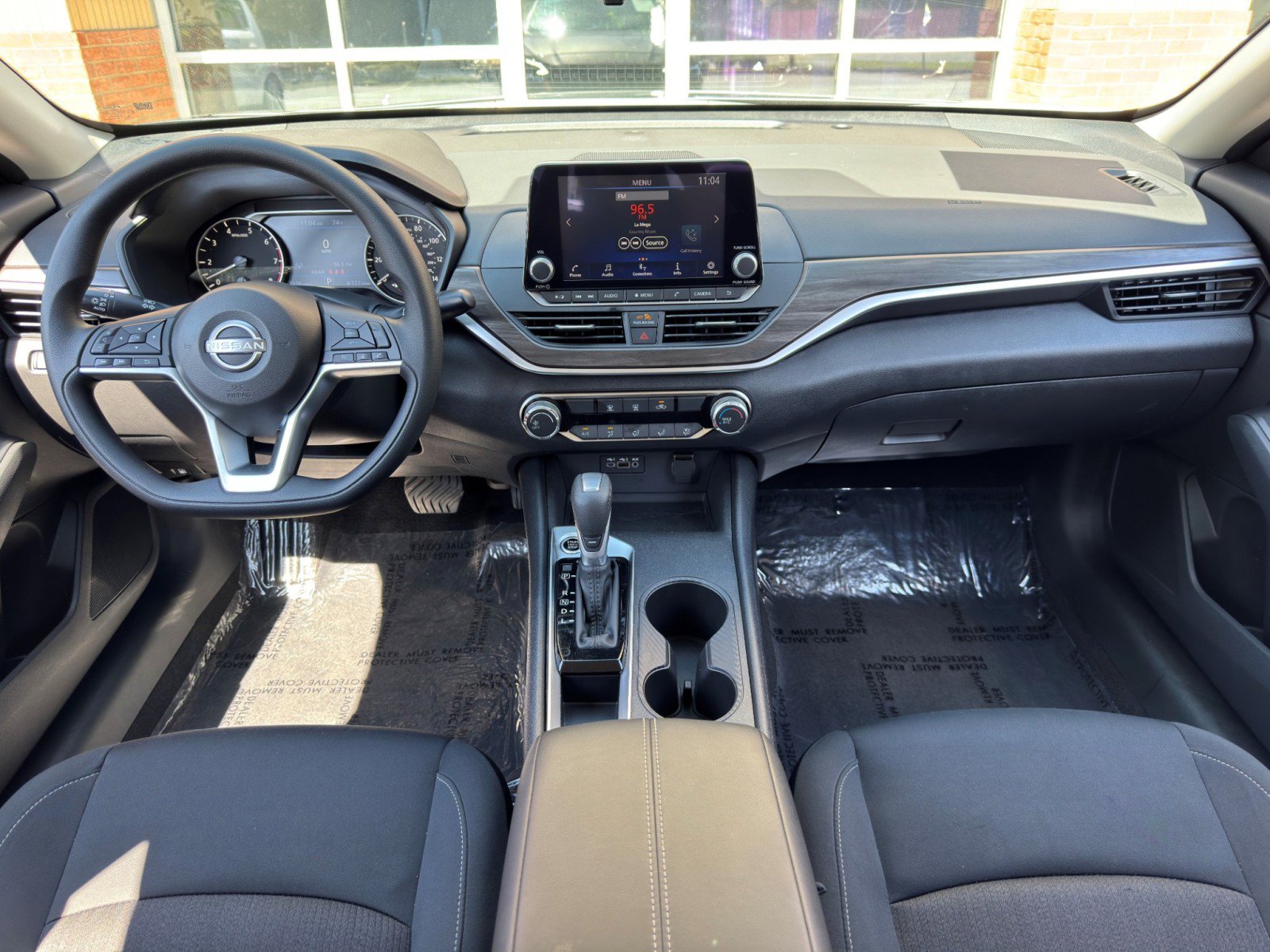 Used 2025 Nissan Altima 2.5 SV FWD image 11