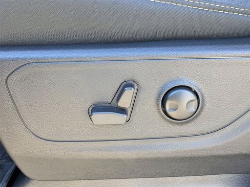 New 2026 RAM 1500 4x4 Crew Cab image 15