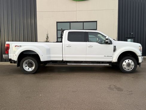 Used 2022 Ford F450 Lariat w/ FX4 Off-Road Package image 5