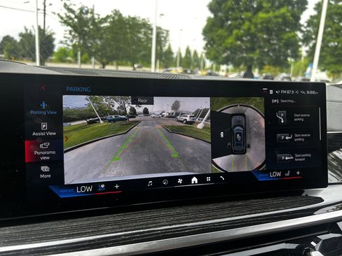 Used 2024 BMW X7 M60i w/ Executive Package image 20