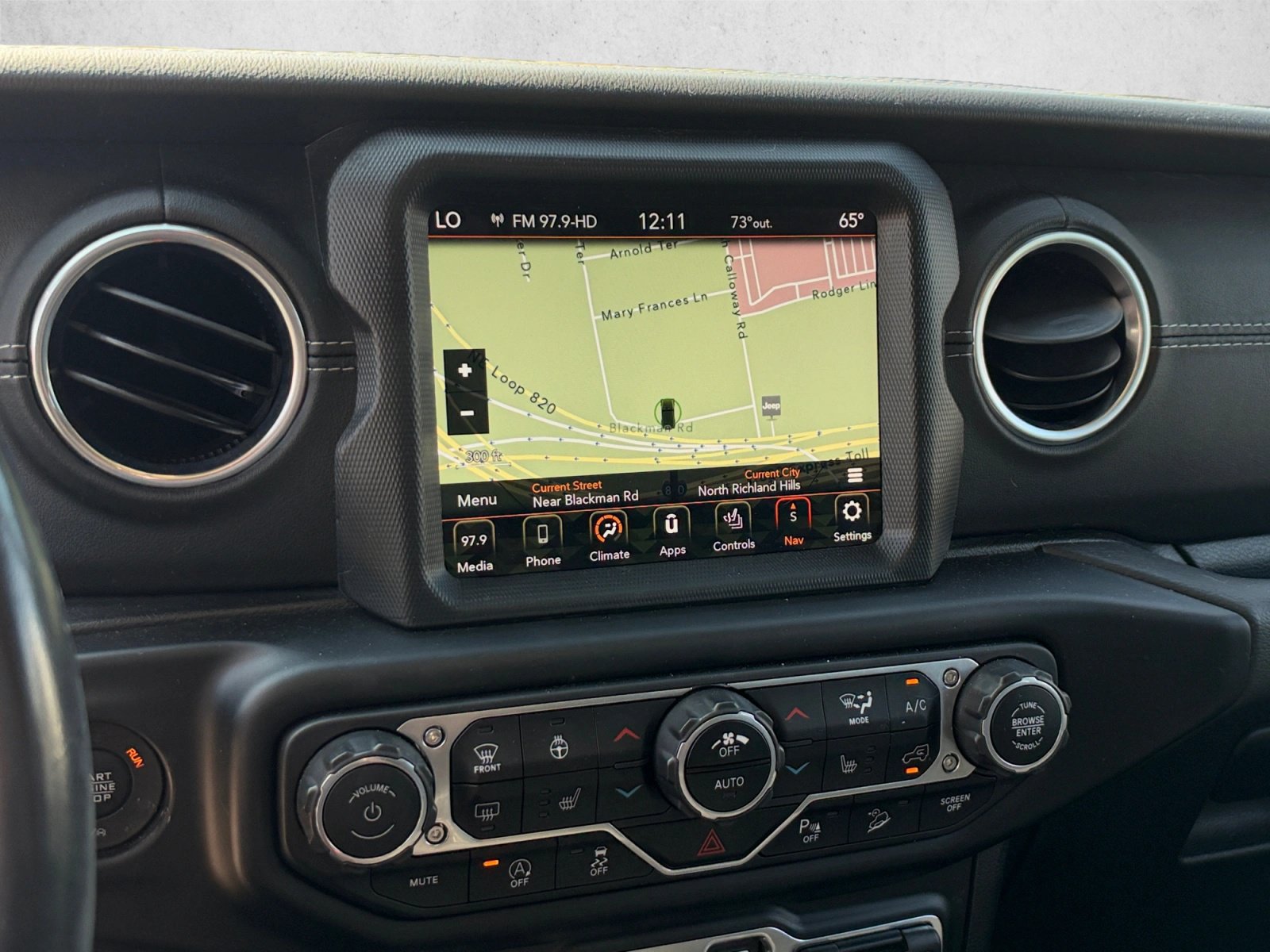 Used 2020 Jeep Wrangler Unlimited Sahara AWD/4WD image 15