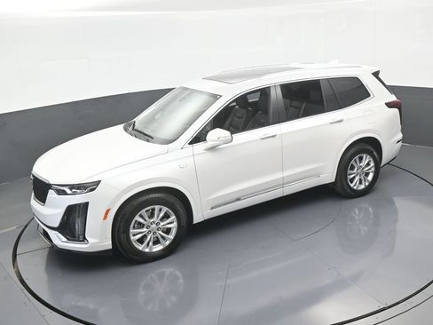 Used 2024 Cadillac XT6 Luxury image 56