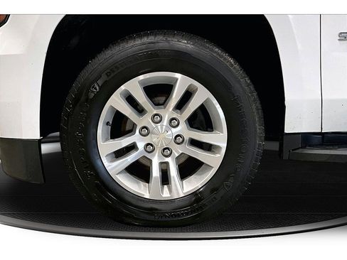 Used 2019 Chevrolet Suburban LT image 10