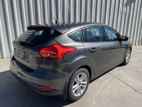 Used 2017 Ford Focus SE FWD image 3