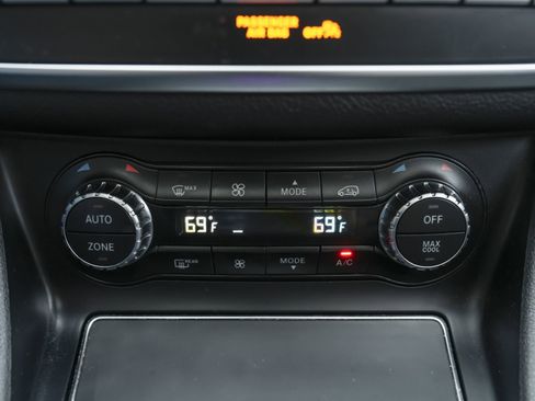 Used 2020 Mercedes-Benz GLA 250 4MATIC image 17