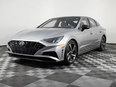 Used 2022 Hyundai Sonata SEL Plus FWD image 2