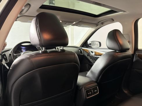 Used 2019 INFINITI Q50 Luxe w/ All Weather Package (L93) RWD image 29