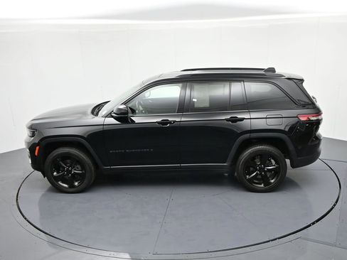 Used 2023 Jeep Grand Cherokee Altitude image 20