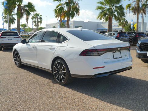 Used 2024 Honda Accord Touring image 14