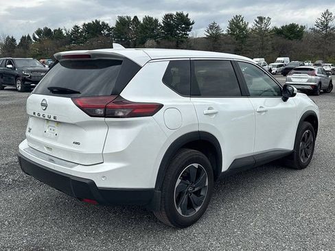 Used 2025 Nissan Rogue SV image 8