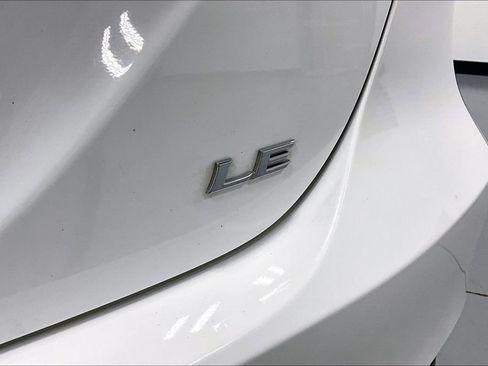 Used 2022 Toyota Camry LE image 38