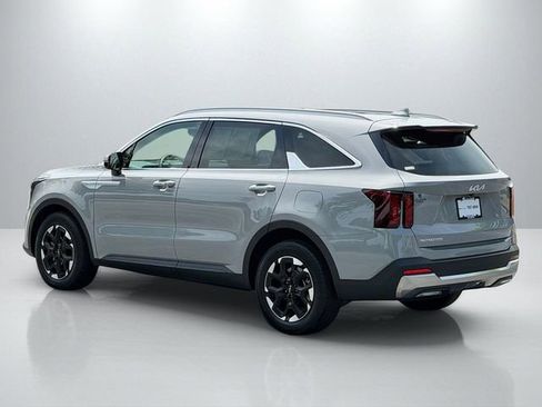 Certified 2025 Kia Sorento S w/ Panoramic Sunroof Package FWD image 5