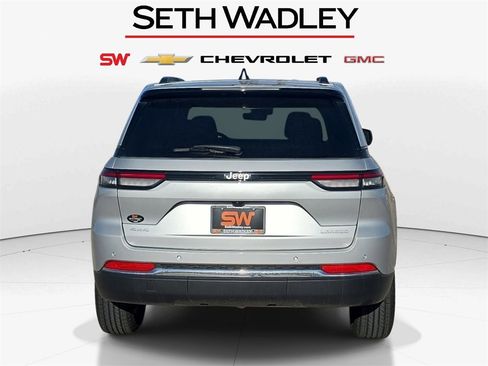 Used 2025 Jeep Grand Cherokee Laredo w/ Luxury Tech Group I image 6