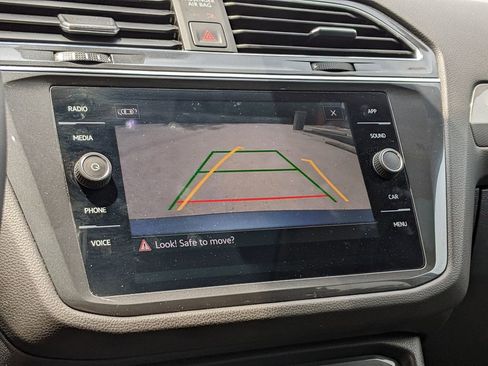 Certified 2023 Volkswagen Tiguan SE AWD/4WD image 17