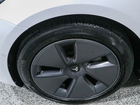 Used 2021 Tesla Model 3 Standard Range Plus RWD image 11