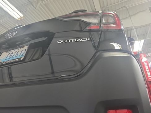 Used 2023 Subaru Outback Premium AWD/4WD image 5