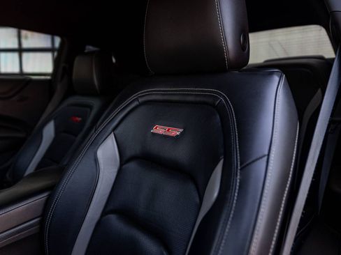Used 2017 Chevrolet Camaro SS RWD image 9