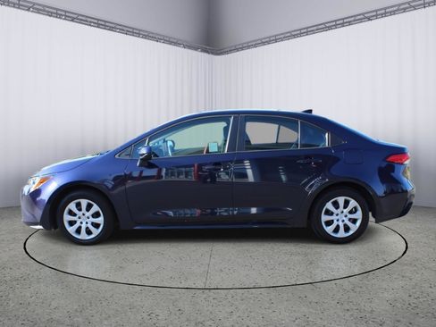 Used 2021 Toyota Corolla LE image 5