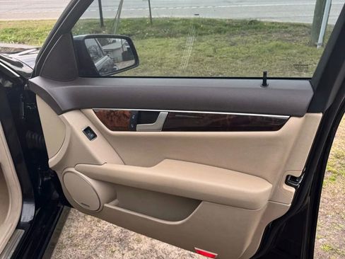 Used 2013 Mercedes-Benz C 250 Sedan w/ Premium 1 Pkg image 18