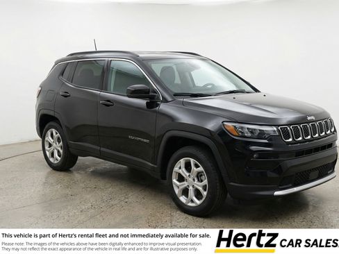 Used 2025 Jeep Compass Latitude image 1