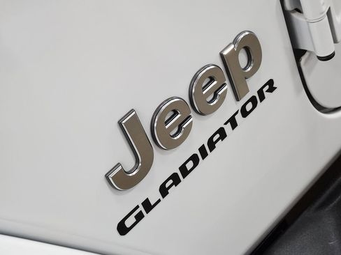 Used 2022 Jeep Gladiator Overland w/ Popular Equipment Package image 26