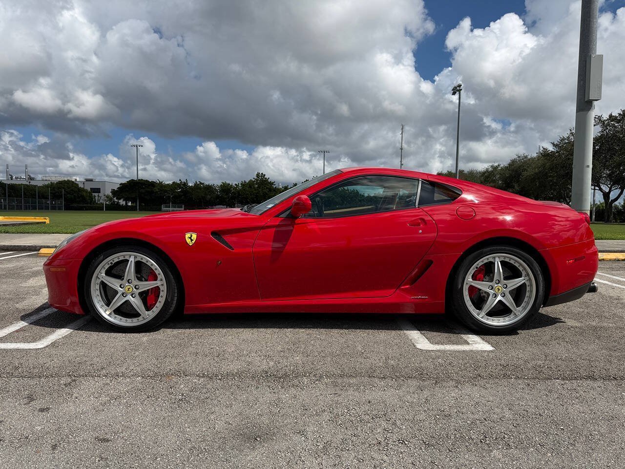 Used 2009 Ferrari 599 GTB Fiorano RWD image 1