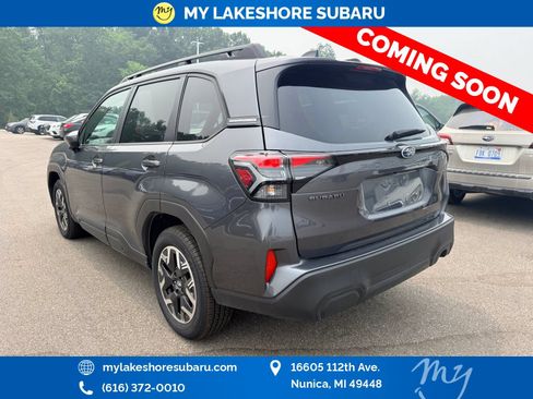 Used 2025 Subaru Forester Premium AWD/4WD image 7