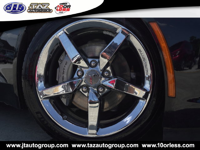 Used 2014 Chevrolet Corvette Stingray Convertible w/ 3LT Preferred Equipment Group RWD image 9