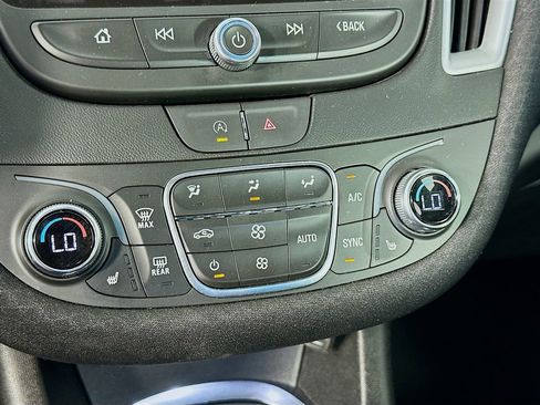 Used 2023 Chevrolet Malibu LT FWD image 15
