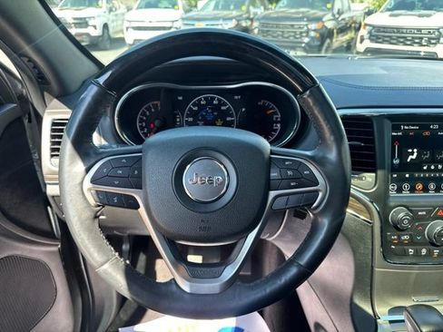Used 2018 Jeep Grand Cherokee Overland AWD/4WD image 18