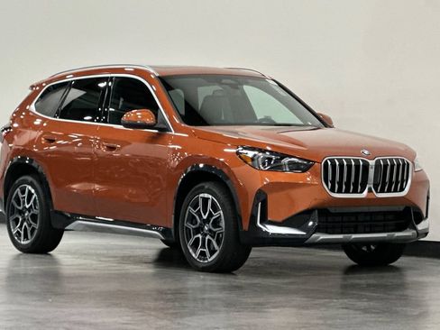 Used 2025 BMW X1 xDrive28i w/ Premium Package AWD/4WD image 2