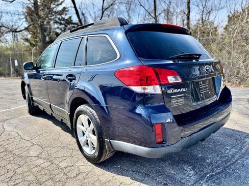 Used 2013 Subaru Outback 2.5i Limited image 3