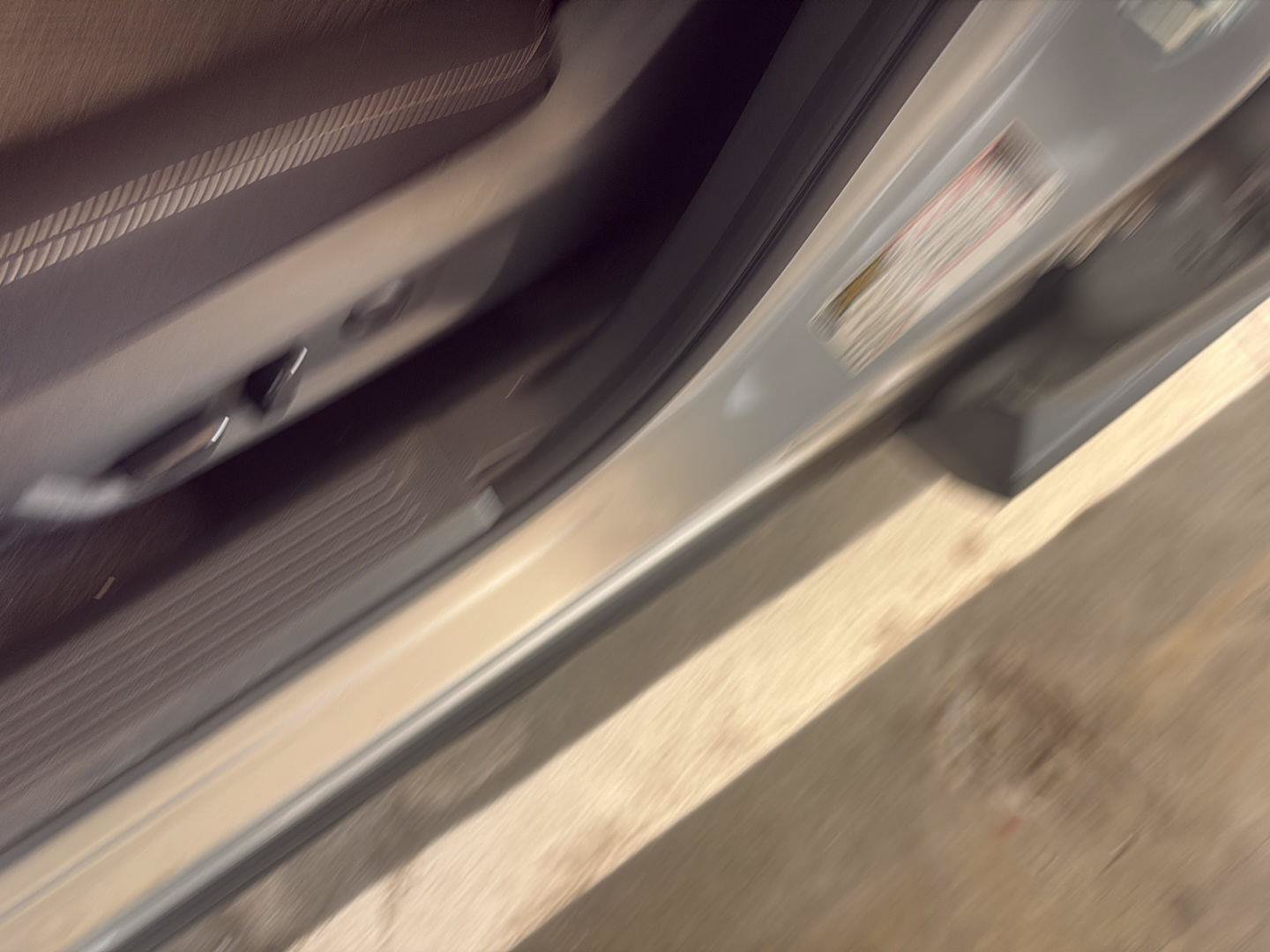 Used 2025 Nissan Rogue SV AWD/4WD image 6