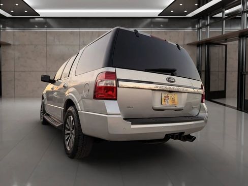 Used 2015 Ford Expedition XLT w/ Equipment Group 201A image 10