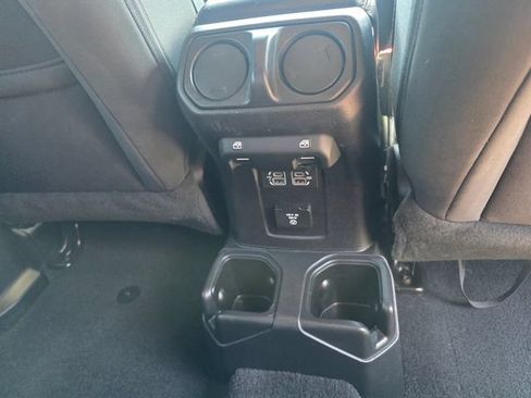 Used 2020 Jeep Wrangler Unlimited Sahara AWD/4WD image 14