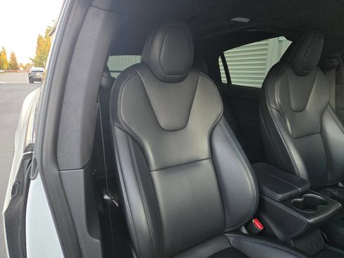 Used 2021 Tesla Model X Performance image 29