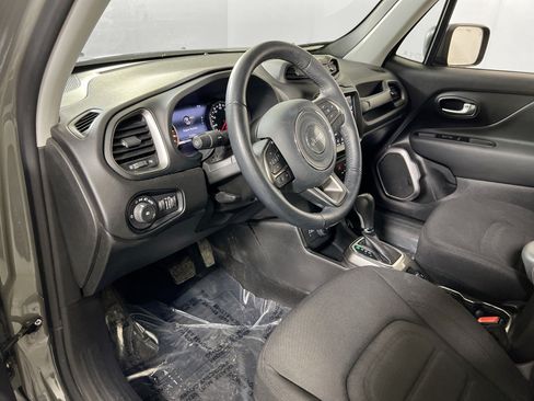Used 2022 Jeep Renegade Latitude w/ Convenience Group AWD/4WD image 9